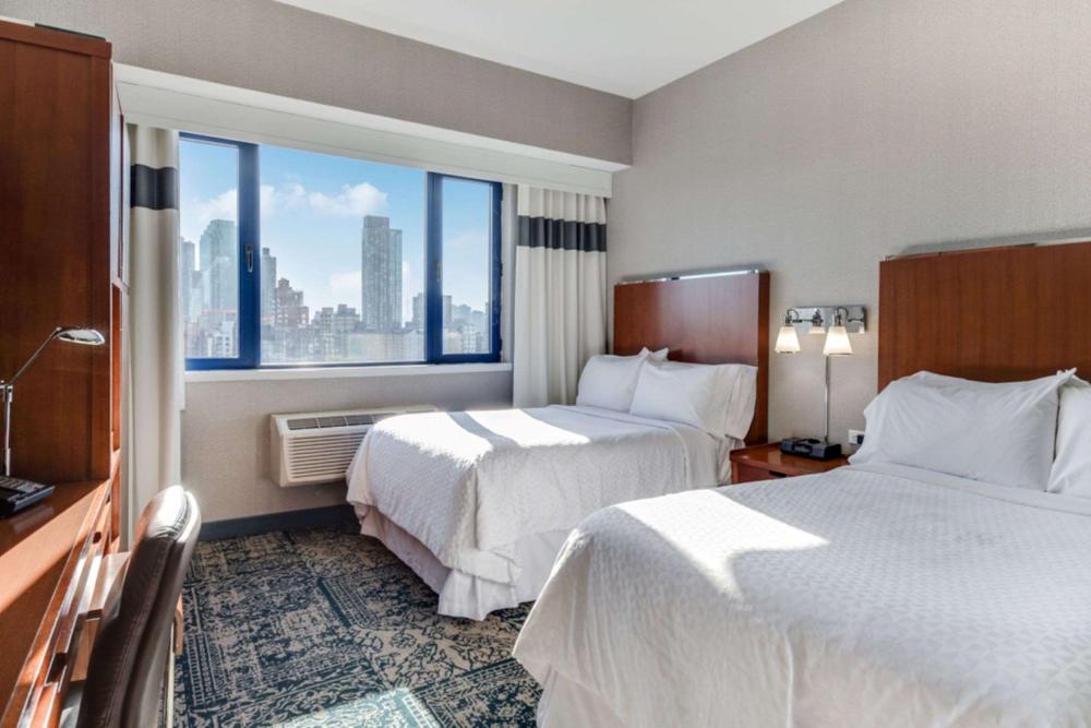 Double Room with Two Double Beds and City View - Non-Smoking interior